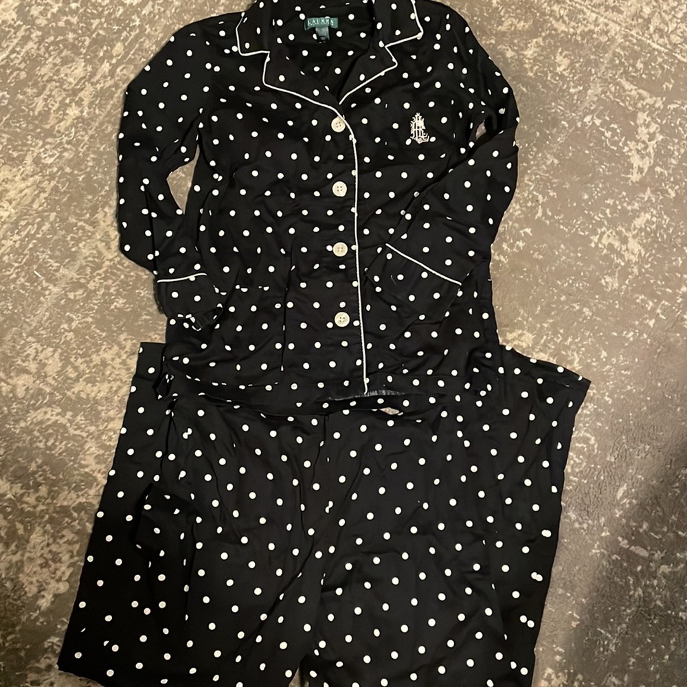 #26 - EUC. Lauren Ralph Lauren pajamas. Sz M